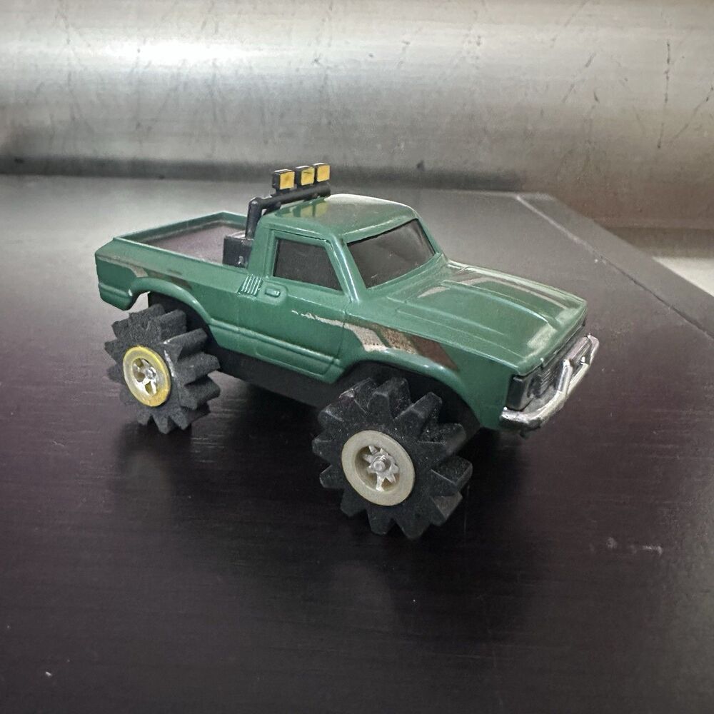 Schaper Stomper 4x4 Toyota SR5 Green Pickup Truck Works